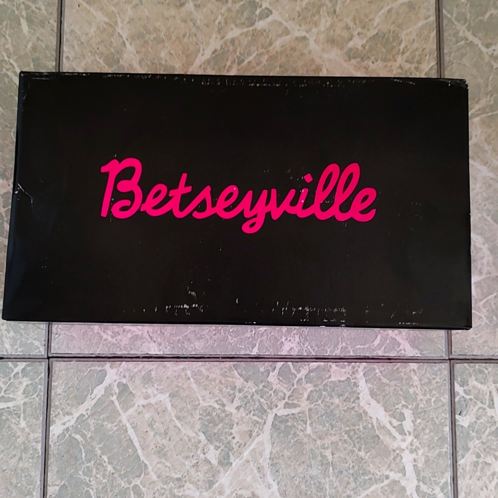 Betsey Johnson Women's shoes size 7 M(B)